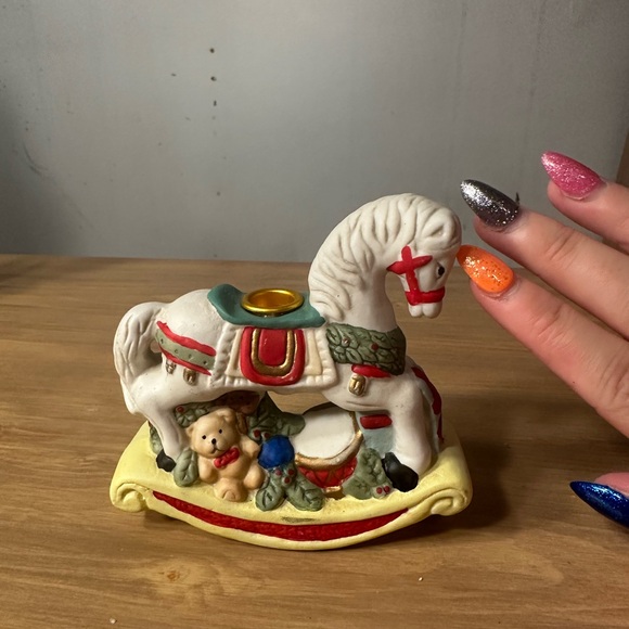 Small Christmas winter pony / horse tall candle holder - Picture 2 of 4